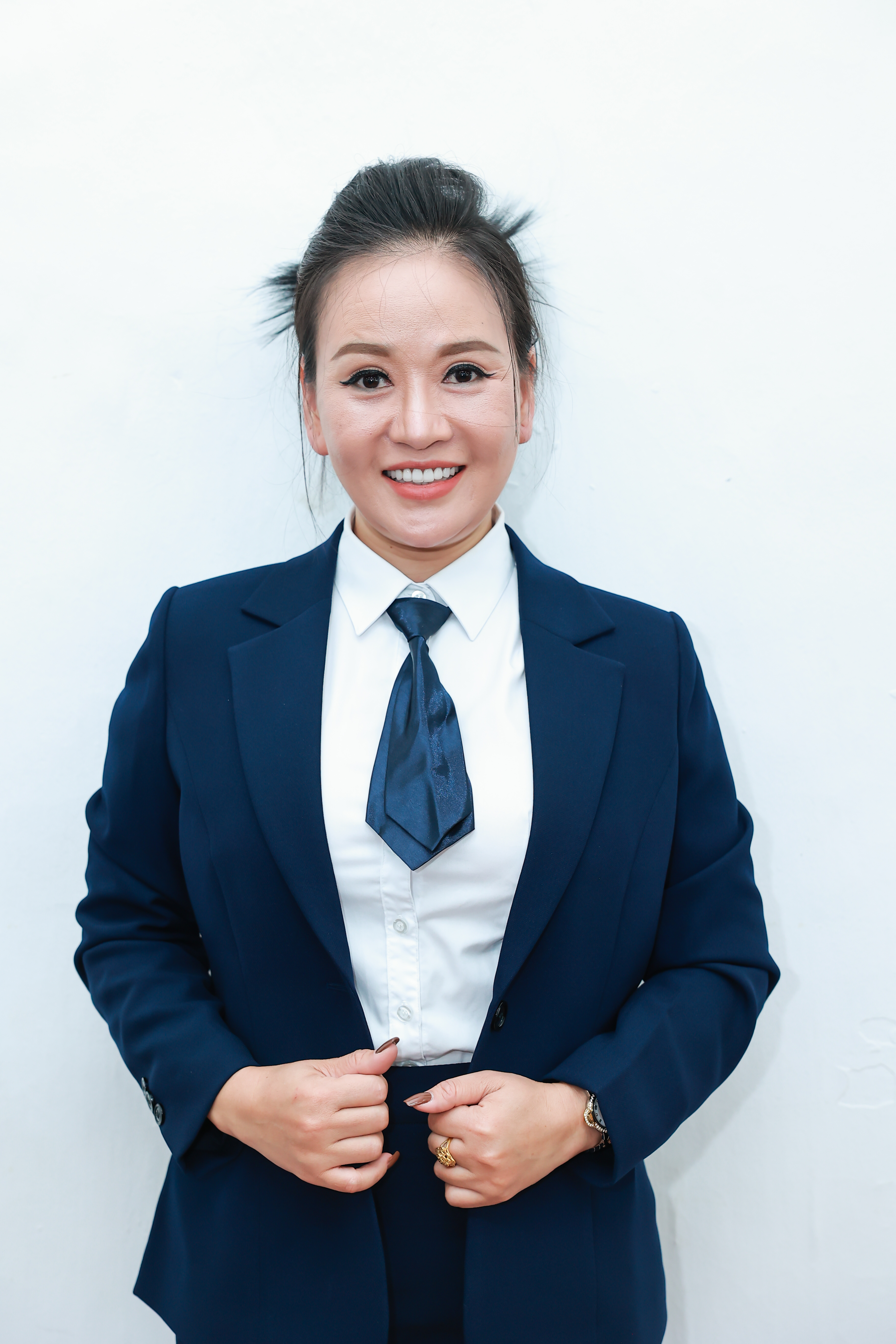 CÔ NGUYỄN THÚY HẰNG